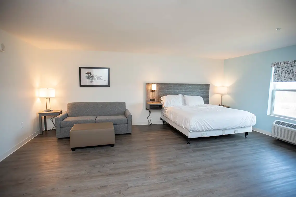 King bed with separate living space Rooms